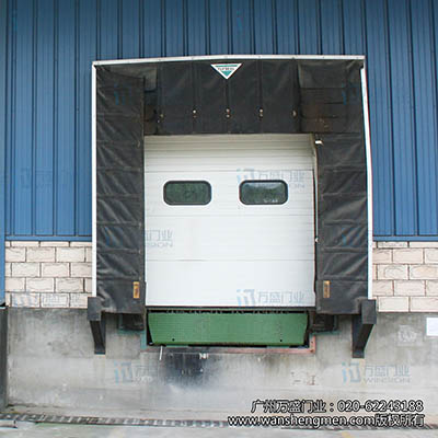 Mechanical Industrial Dock Shelter